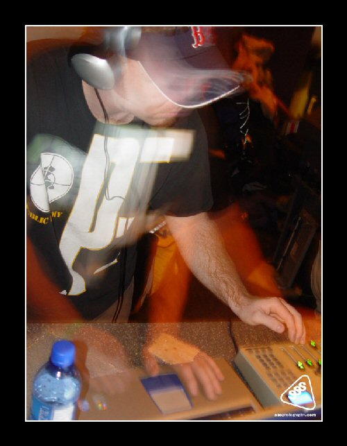 4am16.jpg (57281 bytes)