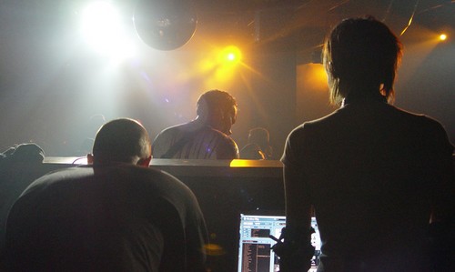 manip_slammervirus.jpg (26764 bytes)