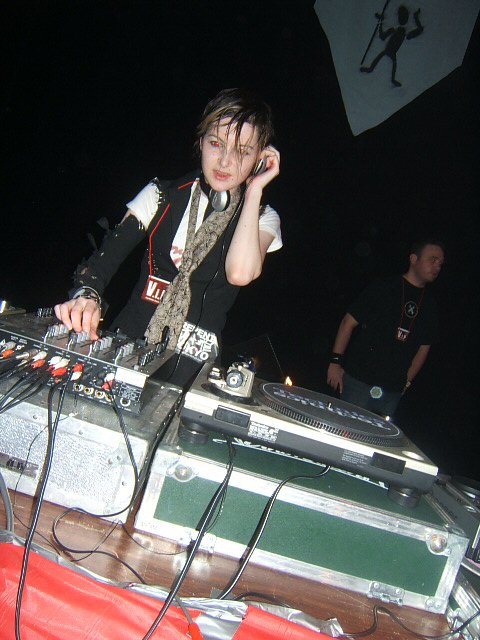 hb9.jpg (81485 bytes)