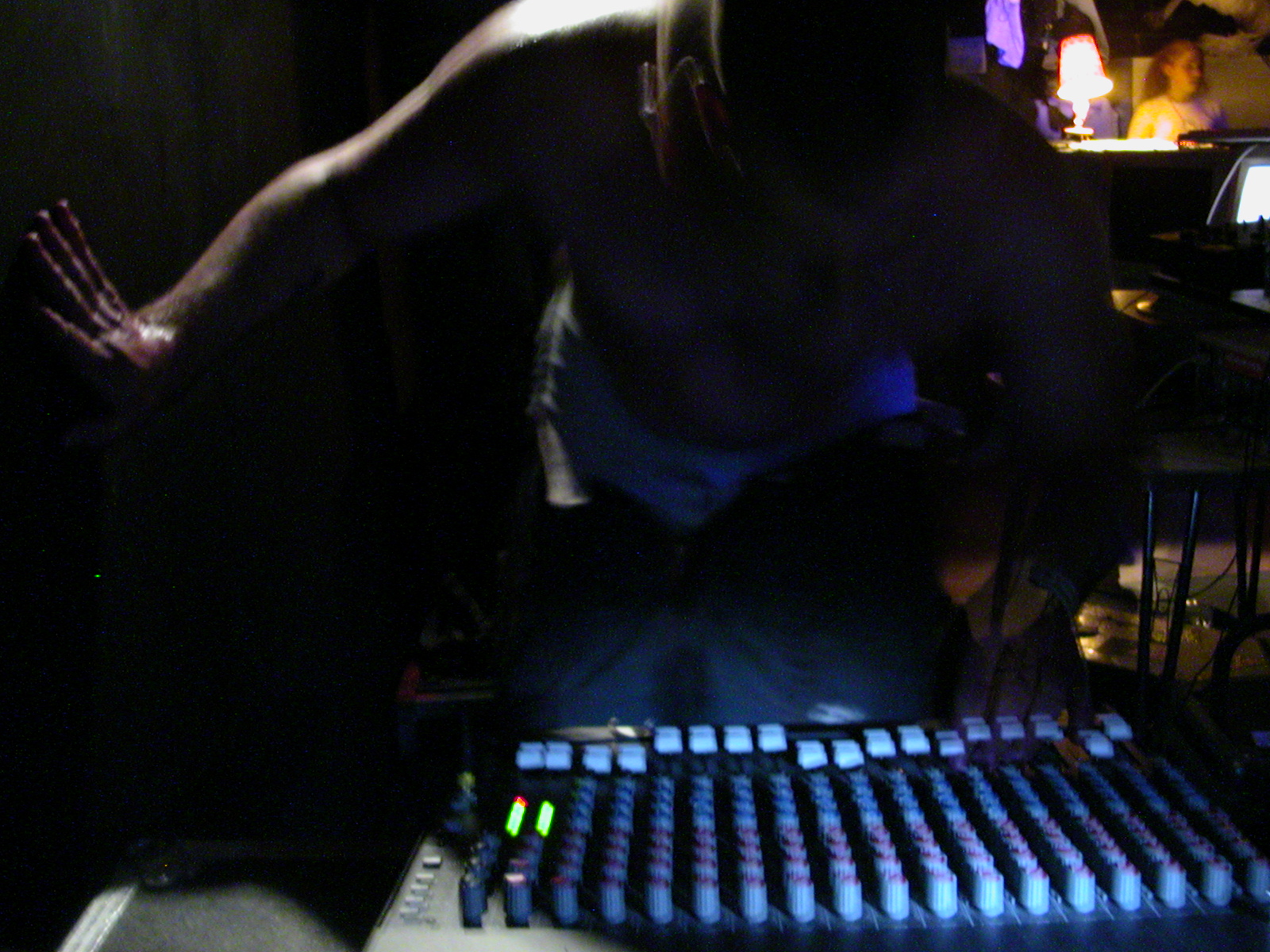 klez01.jpg (830562 bytes)