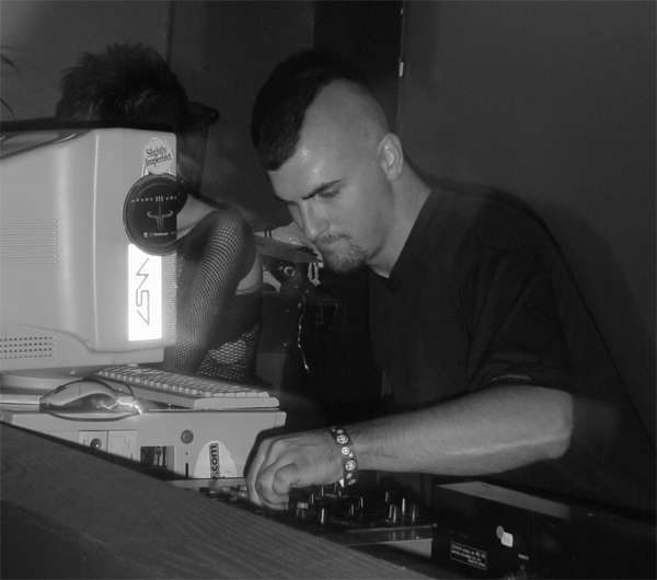 klez1313.jpg (21404 bytes)