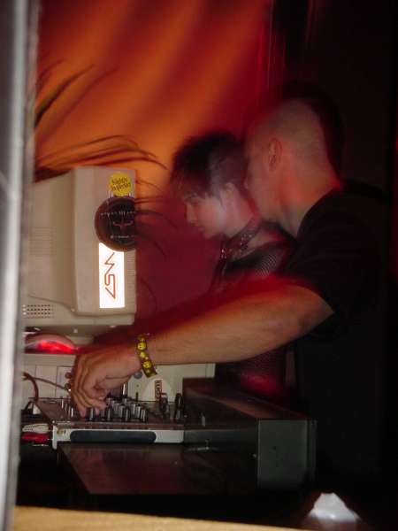 klez13132.jpg (18725 bytes)