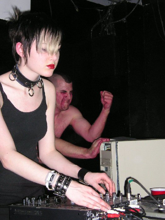 1313mixing2.JPG (78843 bytes)