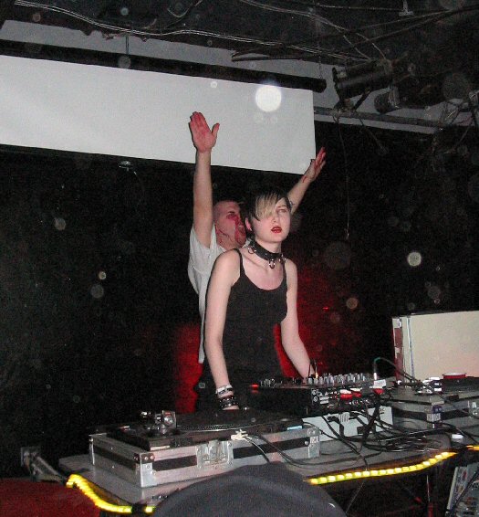 NYE11.jpg (73446 bytes)