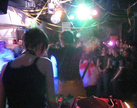 NYE8.jpg (64547 bytes)