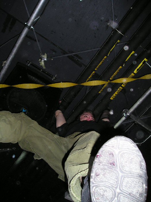 Pipecrawl1.JPG (79858 bytes)