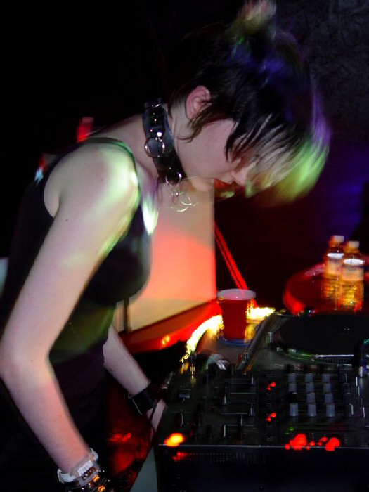 nyeadriana2.jpg.jpeg (59026 bytes)