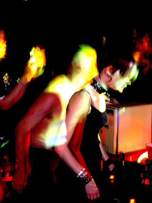 nyeslammer4.jpg.jpeg (72521 bytes)