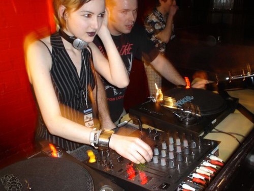 manip_DSC06515.jpg (50483 bytes)