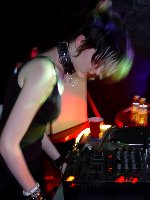 nyeadriana2.jpg_th.jpeg (8565 bytes)